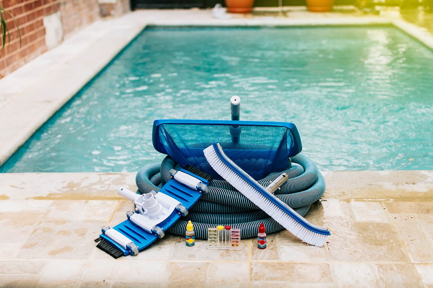 Cuidados ao usar produtos químicos na piscina